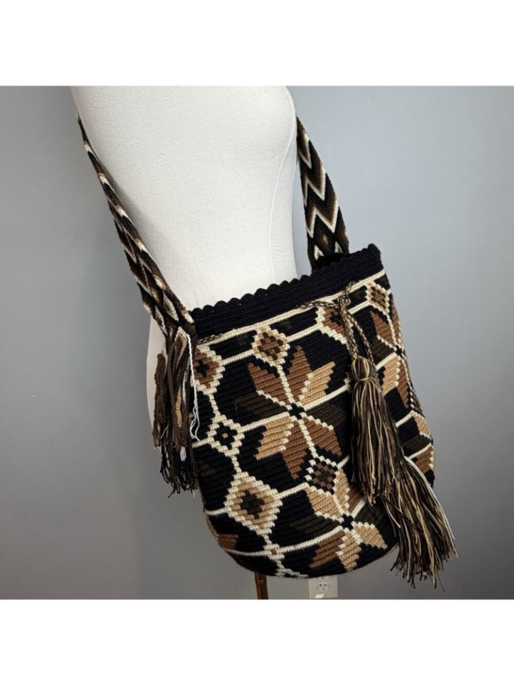 Handmade Wayuu Mochila Crochet Crossbody Bag Geometric Tribal Brown Neutral - Picture 6 of 13